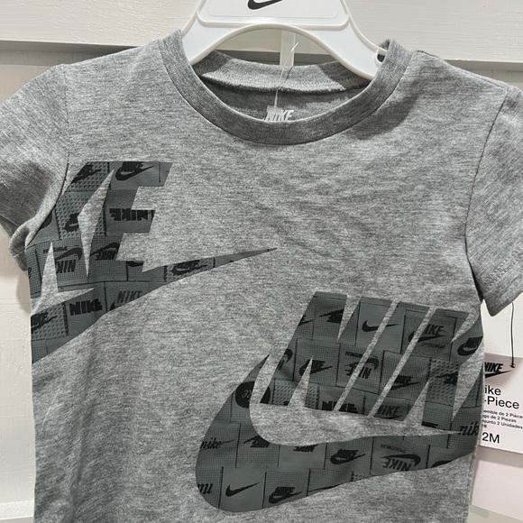 New With Tags Nike Outfit 12 Months - Picture 3 of 7